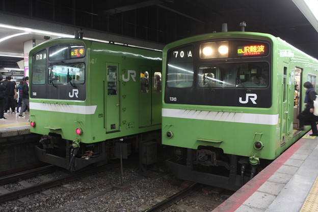 写真: 関西本線　201系