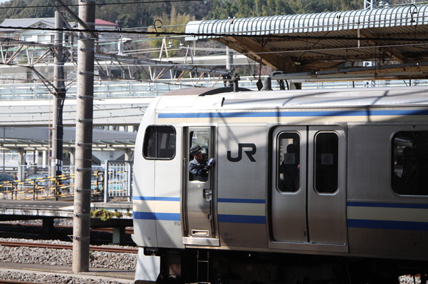 横須賀線　E217系に乗務する女性車掌