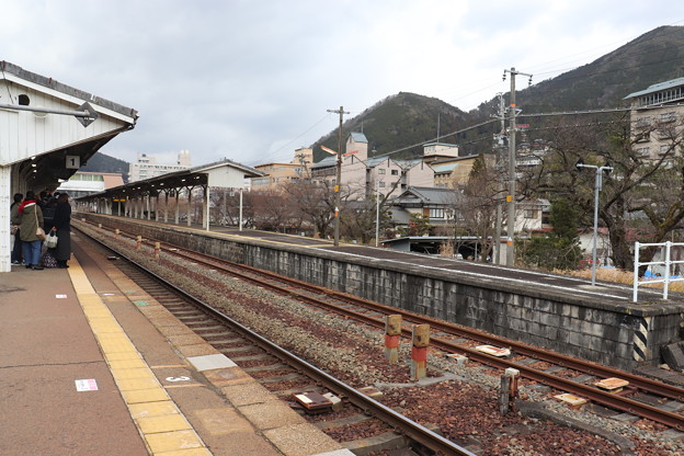 写真: 高山本線　下呂駅1番線ホーム