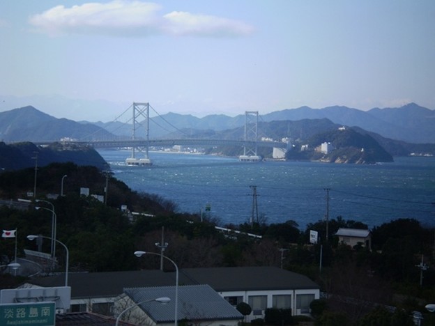 写真: 淡路島と四国をつなぐ橋