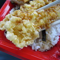 写真: 米やのコシヒカリ弁当 えび天重 えび天アップ
