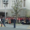 東京宝塚劇場前のファン