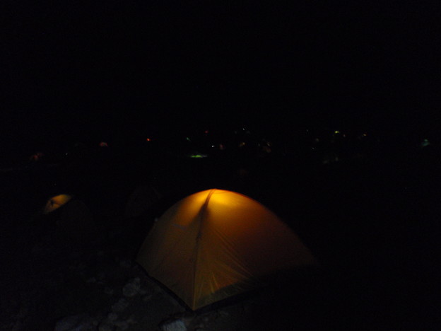 暗くなったキャンプ場