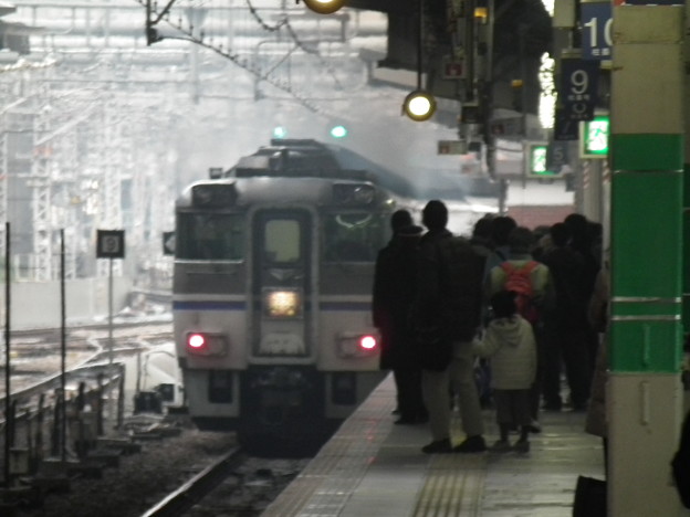 写真: 大阪駅で〜　キハ181系　集