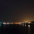 写真: 大橋からの夜景・・強風です