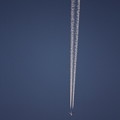 写真: 旅客機雲