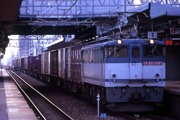 EF651097（新鶴見）更新赤プレ　73ﾚ　東加古川駅