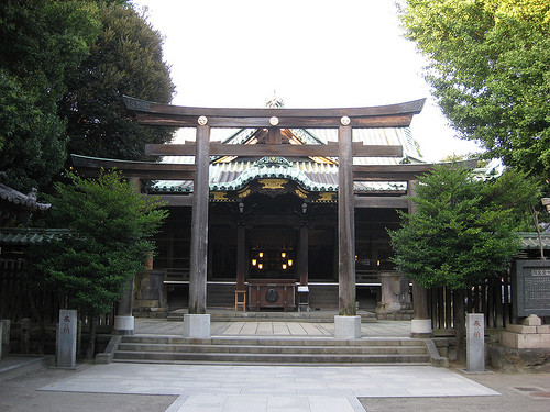 Second torii and front shrine (haiden) of Ushijima Jinja