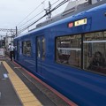 写真: 京成本線八幡駅2番線 京急606F快速佐倉行き側面よし