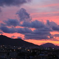 写真: 夕暮れの函館山