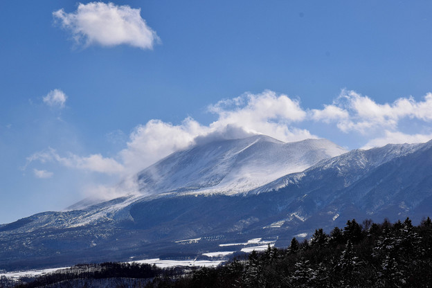 写真: 雪の浅間山 (2)