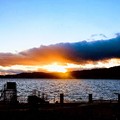 写真: 琵琶湖の夕日