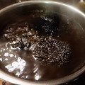 たわしと金属たわしの煮沸洗浄