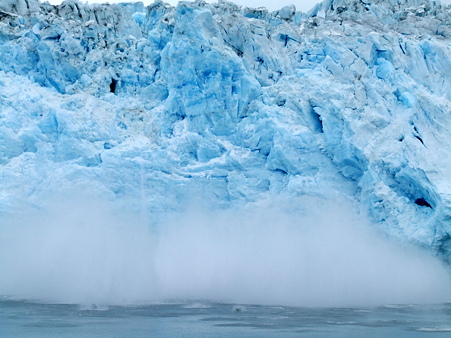写真: アラスカの氷河