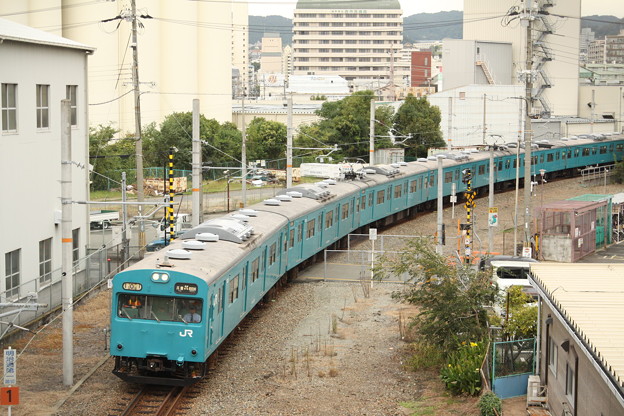 写真: 103系 和田岬線