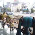 写真: 彦根駅に停車。 リン：「ご存知、ひこにゃんのふるさとね♪」