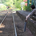 写真: 列車を待つ美女