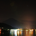 写真: 闇夜の富士