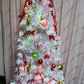 写真: Christmas tree 飾った。 今年新調したファイバーツリーは150cm、red×greenのオーナメントでかわいく仕上がったよ(*´ー｀*)