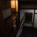 写真: 廊下と階段