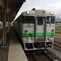 新得駅発車前の普通列車