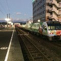 土佐山田駅に到着したアンパンマン列車