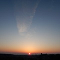 写真: 多摩湖から日の出