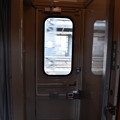 写真: 旧型客車のドア