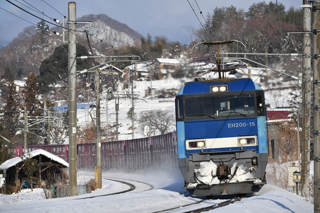 写真: 貨物列車 (EH200-15)