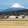 写真: 今日の 富士山には笠雲が…明日は天気崩れる？(；￣ー￣)...