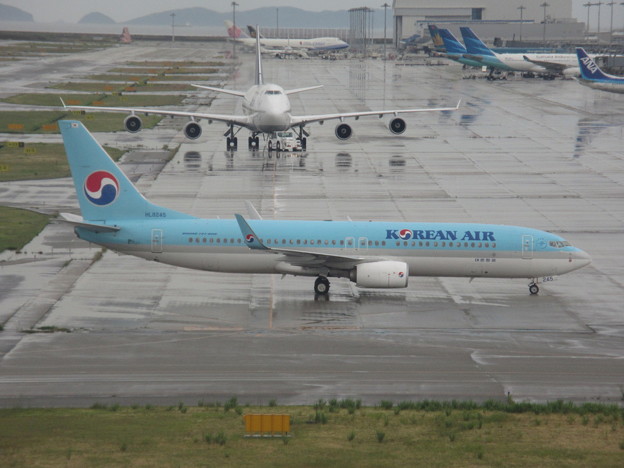 KOREAN AIR  HL7724
