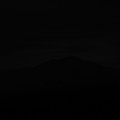 写真: 夜の天拝山から見る宝満山