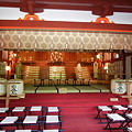 写真: 拝殿の中-花園神社 (新宿区新宿)