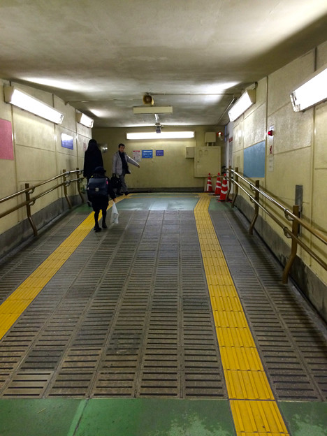 写真: 広島駅 地下自由通路 新幹線口 広島市南区松原町