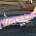 写真: FDA フジドリームエアラインズ ERJ-175 JA16FJ バイオレット 県営名古屋空港にて  IMG_8105_2_edited-1