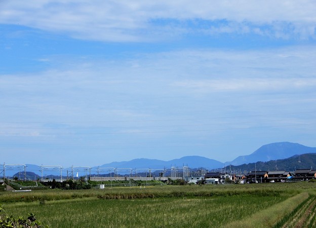 写真: 06新幹線を越えた付近の眺め (2)