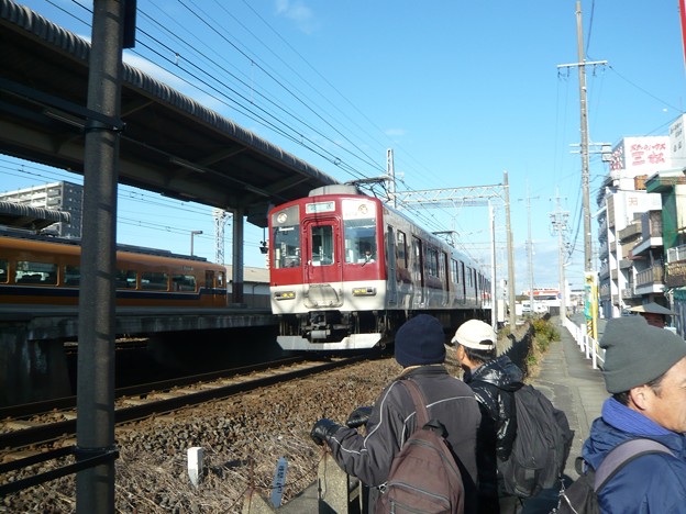 P1260787松阪駅の近鉄電車