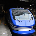写真: ＨＯＴ７０００系（新大阪駅）