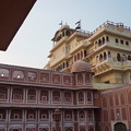 ｼﾃｲ･ﾊﾟﾚｽ ﾁｬﾝﾄﾞﾗ･ﾏﾊﾙ Chandra Mahal with the flag atop