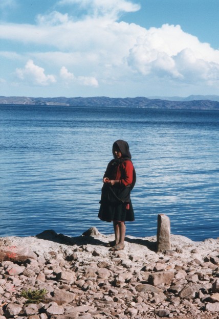 タキーレ島の少女､チチカカ湖 Lakeside girl,Taquile　　　　　《ひとり寂しく捨てられて Sola,perduta,abbandonata》