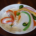 箸付け難き鳳凰特垪盆 喜多八菜館Kitahachi saikan,Yamanashi　　＊鳳凰を模して仕上げしひと皿のあまりに美（くわ）し箸つけがたく