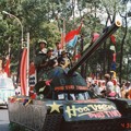 写真: サイゴン解放20周年市街パレード　ホーチミン市