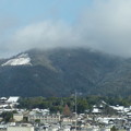 雪は朧に東山、あれが真如堂、むこうが黒谷！　　Snow-covered Kyoto city　大文字と真如堂五重塔(左)と黒谷光明寺五重塔(右)