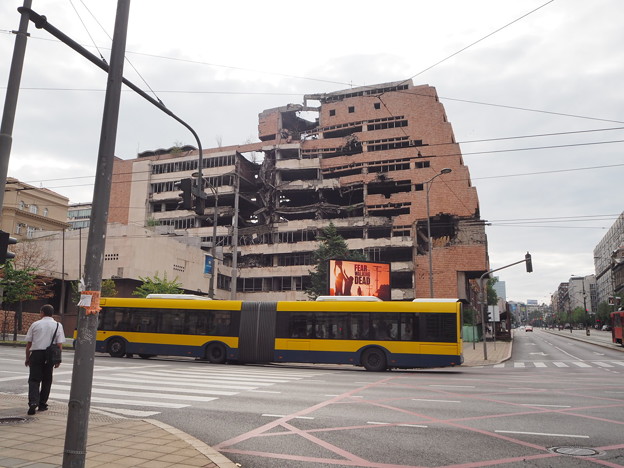 写真: NATOによる空爆跡   NATO bombing of Beograd