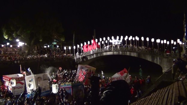 写真: 和霊大祭2015　走り込み13　太鼓橋の掛け合い4