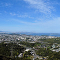 写真: 火の山 山頂から眺める下関市街地と響灘