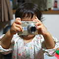写真: 2011.10.04　居間　小さなカメラマン