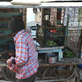 写真: 2010.02.01　バナーラス　　野菜市場　噛み煙草屋