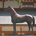 写真: 2011.04.11　靖国神社　戦歿馬慰霊像