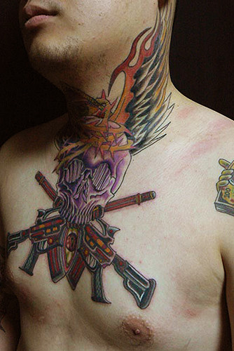写真: ドクロ　骸骨　羽　ピストル　銃　プロビデンスの目　胸/tattoo.タトゥー.刺青